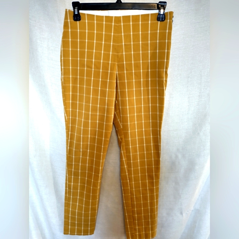 A New Day Yellow and White Plaid Slacks Zipper on Side Spandex Size 4